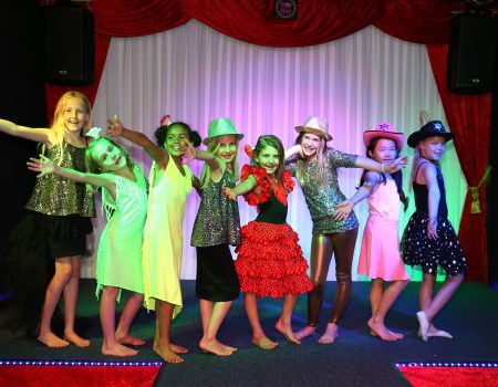IMG_4252fbsdkaart Star For A Moment kinderfeestjes Almere, frozen, minion, street dance, catwalk, Ibiza, sweet sixteen, cd opnemen, dans, glamour, make-up en styling, paw patrol, piraten, visagie, fotoshoot.